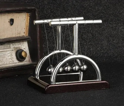 Newton's Cradle ā Stress Relief Gift & Educational Science Toy