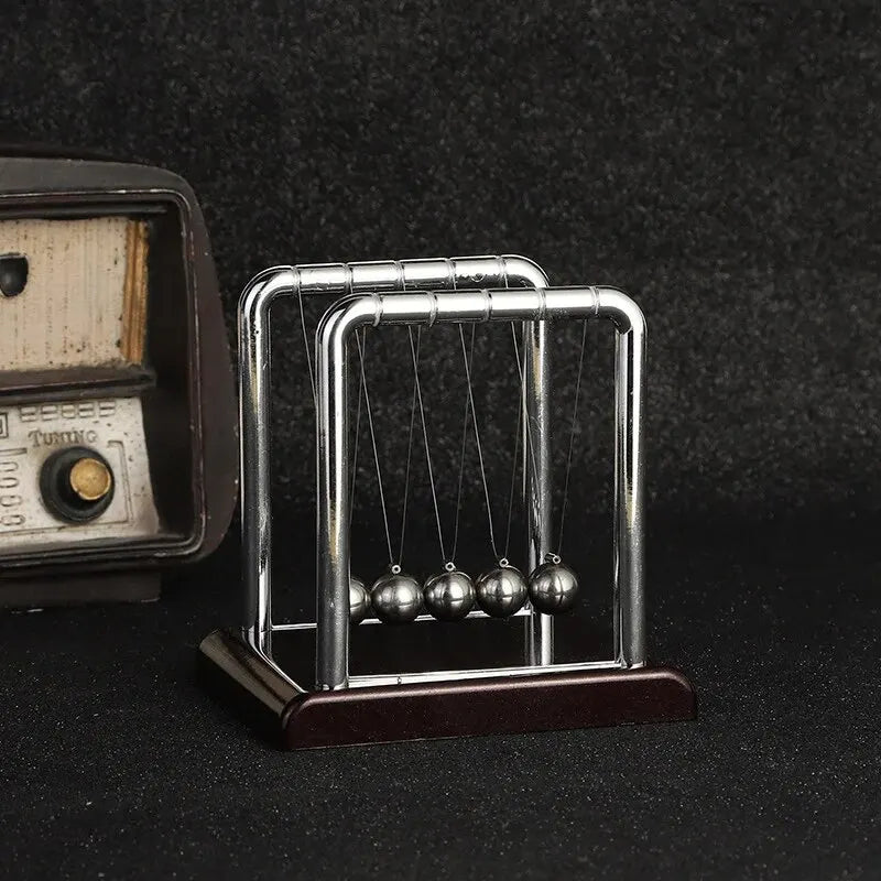 Newton's Cradle ā Stress Relief Gift & Educational Science Toy
