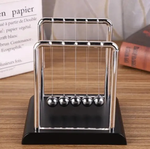 Newton's Cradle ā Stress Relief Gift & Educational Science Toy